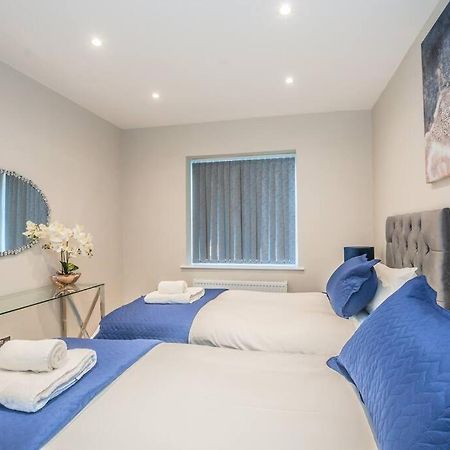 Langston House: 2 Bed, 2 Bath Luxury Apartment Hedgerley Eksteriør bilde