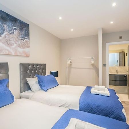 Langston House: 2 Bed, 2 Bath Luxury Apartment Hedgerley Eksteriør bilde