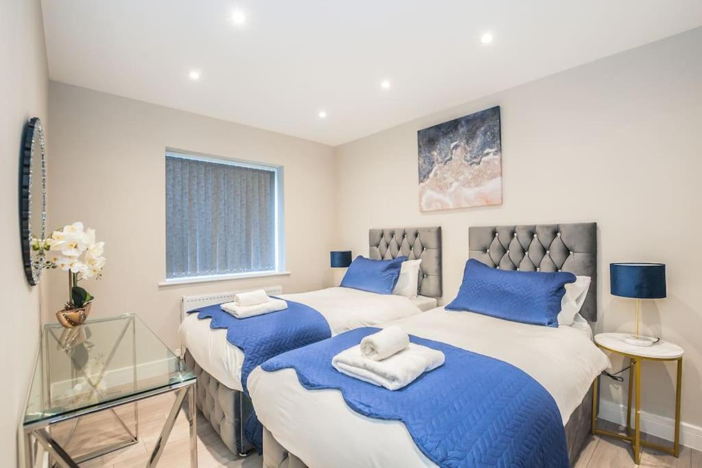 Langston House: 2 Bed, 2 Bath Luxury Apartment Hedgerley Eksteriør bilde