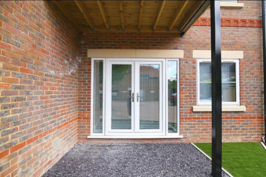 Langston House: 2 Bed, 2 Bath Luxury Apartment Hedgerley Eksteriør bilde