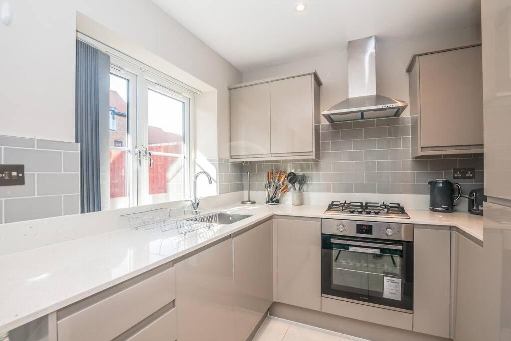 Langston House: 2 Bed, 2 Bath Luxury Apartment Hedgerley Eksteriør bilde